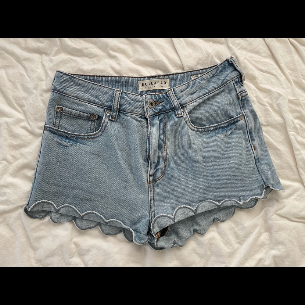 Pacsun Scallop shorts